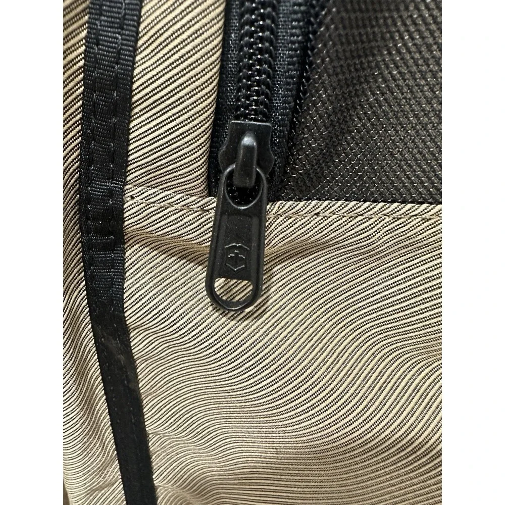 Victorinox Mobilizer NXT 4.0 -  HANGING INSERT ONLY‎ - Excellent Condition